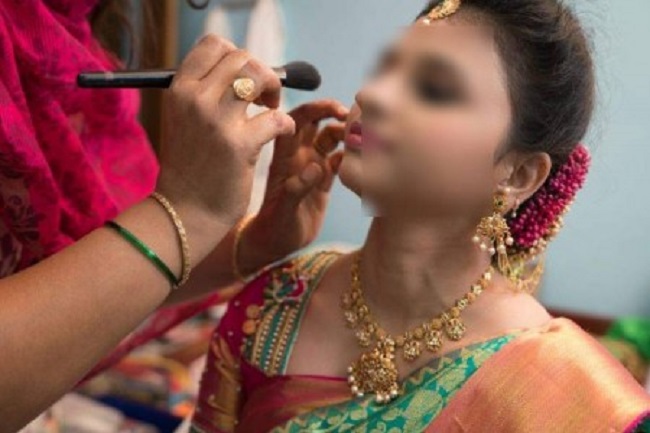 அழகு நிலையம் சென்ற மணப்பெண் இருவர் உட்பட 6 பேருக்கு நேர்ந்த கதி!