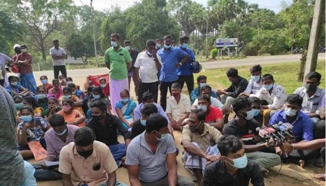 முல்லைத்தீவில் பெற்றோர் போராட்டம்!