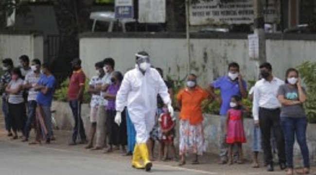 சுற்றலா பயணத்தில் ஈடுபட்ட 16 பேருக்கு கொரோனா….