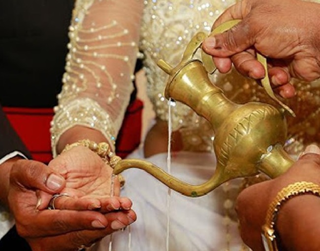 மணமகளுக்கு கொரோனா: மணமகன் உட்பட 35 குடும்பங்கள் சுய தனிமைப்படுத்தலில்… வெளியான தகவல்