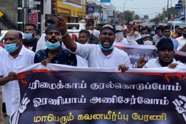 தமிழர்களை ஜனநாயக போராட்டத்திற்குள் ராஜபக்ச அரசு தள்ளிவிட்டிருக்கிறது!
