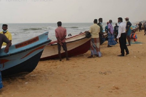 மீன்பிடியில் ஈடுபட தென்னிலங்கை படகுகளுக்கு அனுமதி