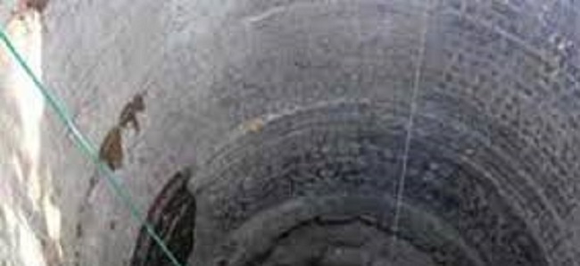 மூன்று பிள்ளைகளுடன் கிணற்றில் குதித்த தாய்…!!