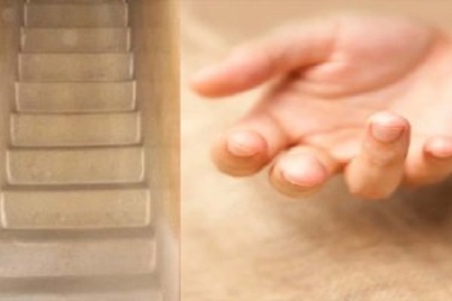 மாடியில் விளையாடிக்கொண்டிருந்த மாணவிக்கு ஏற்பட்ட துயரம்…