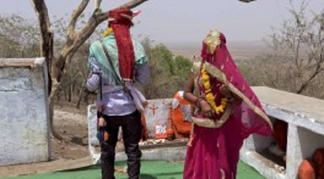 13 வயது சிறுவனை திருமணம் செய்து கொண்ட டியூசன் டீச்சர்! பெற்றோர் அதிர்ச்சி