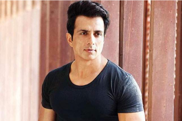 விடிய விடிய போராடி 22 பேரின் உயிரை மீட்டு நிஜ வாழ்விலும் ஹீரோவான வில்லன் நடிகர்! கொரோனா பேரிடரில் ஒரு நெகிழ்ச்சிக் கதை!