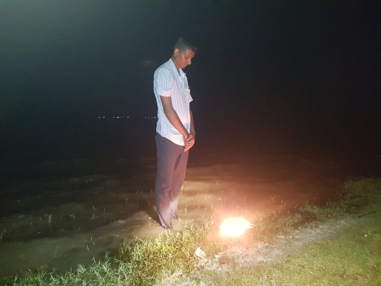 தமிழின இனப்படுகொலை வாரத்தின் முதல் நாளில் நந்திக்கடலில் சுடர் ஏற்றி அஞ்சலி