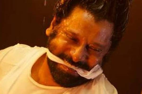 அவரை வைத்து படம் எடுத்த 7 தயாரிபாளர்கள்! நடுத்தெருவிற்கு வர இந்த சியான் நடிகர் தான் காரணமாம்?