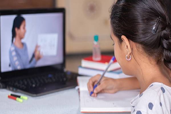 வவுனியாவில் மாணவர்களிடம் 1000 ரூபாய் வரை வசூலிக்கும் தனியார் வகுப்புக்கள்