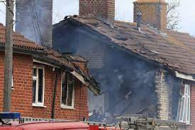 லண்டனில் இடம்பெற்ற வெடிப்பு சம்பவத்தில் இருவர் படுகாயம்