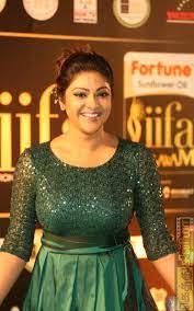 39 வயதில் நடிகை அபிராமி அணிந்த உடையை பார்த்தீர்களா?- இந்த வயதில் இப்படி என ஷாக்கில் ரசிகர்கள்