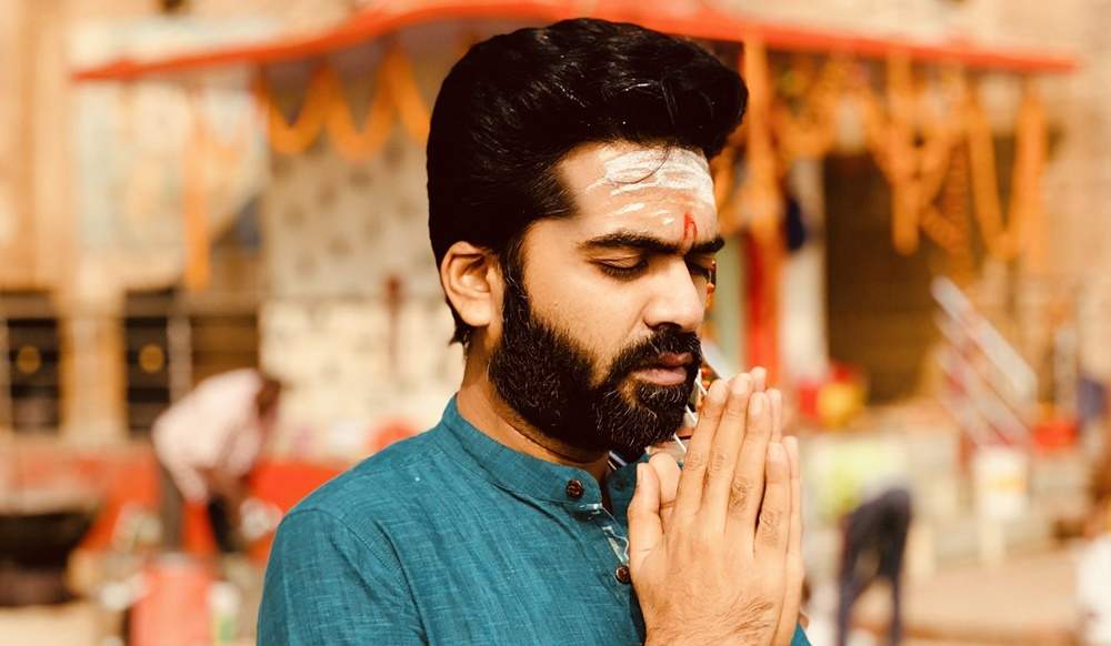 கொரோனாவால் உயிரிழந்த அன்புத்தம்பி… கண்ணீரோடு சிம்பு வெளியிட்ட அறிக்கை