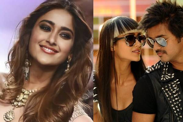 டூபீஸ் ஆடையில் படுமோசமாக போஸ்! விஜய்பட நடிகை இலியானா வெளியிட்ட வீடியோ