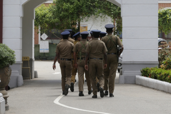 15 வயது மகளை வைத்து இணையவழி வர்த்தகம்; மேலும் பல அதிர்ச்சி தகவல்கள்