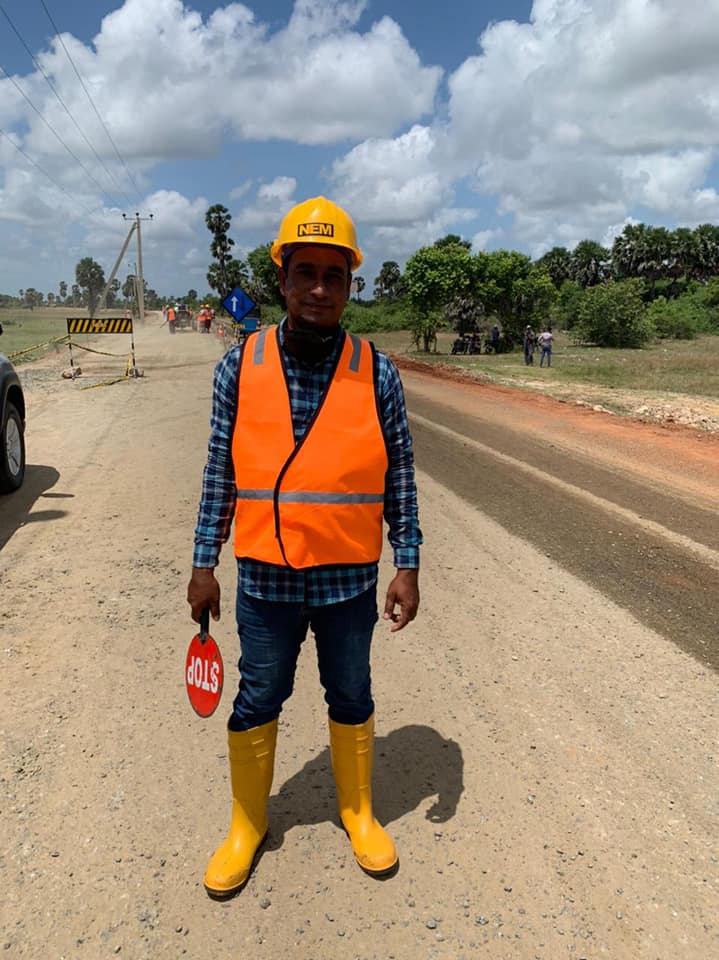 சீனக்காரனின் புகைப்படம் சுமந்திரனிடம் – வெடித்தது புதிய சர்ச்சை