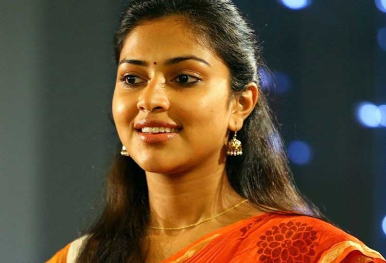 இதுவரை பார்த்திராததிகில் தொடரில், அமலாபால்