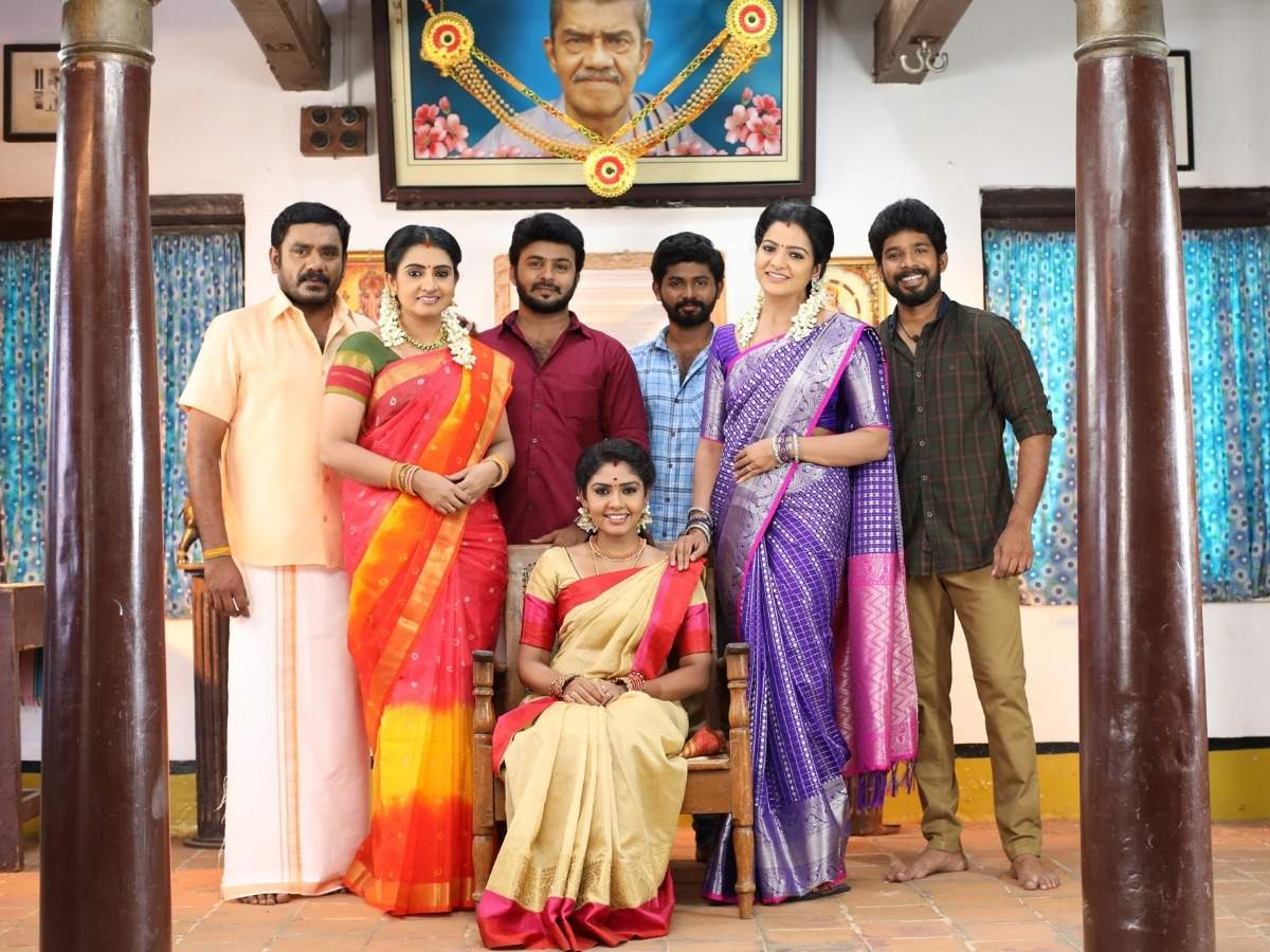 தனது திருமண நாளை கொண்டாடிய பாண்டியன் ஸ்டோர்ஸ் பிரபலம் கதிர் – போட்டோவுடன் மகிழ்ச்சியான பதிவு