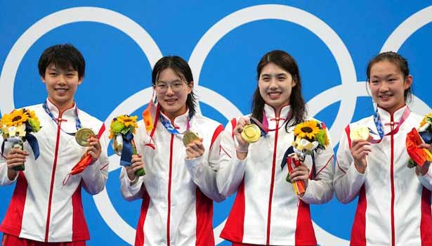 டோக்கியோ ஒலிம்பிக் தங்கப்பட்டியலில்  சீனாவை முந்த தவிக்கும் அமெரிக்கா