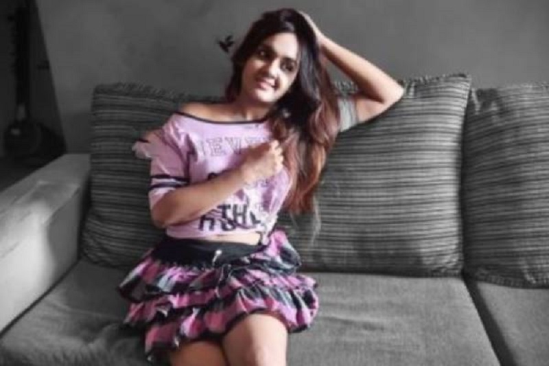 பிரபல சீரியல் நடிகைக்கு ரகசியமாக திருமணமா?