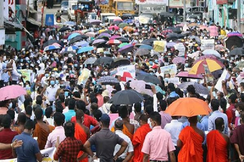 இலங்கை அதிபர் ஆசிரியர் சம்பள பிரச்சினை தொடர்பான அறிக்கை அமைச்சரவையிடம் கையளிப்பு!