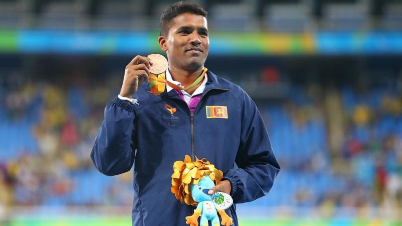 பரா ஒலிம்பிக் போட்டியில் முதல் தங்கத்தை பெற்ற இலங்கை