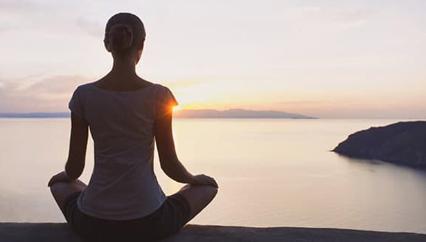 இதயத்தை பாதுகாக்கும், மன அழுத்தம் நீக்கும் எளிய தியானம்