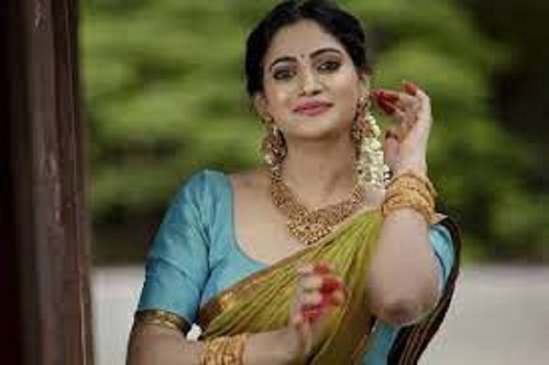 இலங்கை பெண் லொஸ்லியா குறித்து வெளியாகும் தகவல்கள்