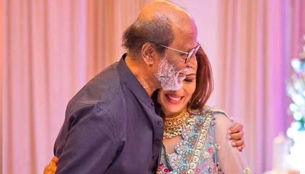 மகளின் App-ஐ  அறிமுகம் செய்தார் ரஜனிகாந்த்