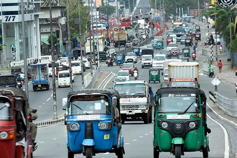 42 நாட்களின் பின்னர் மீண்டும் வழமைக்கு திரும்பும் இலங்கை