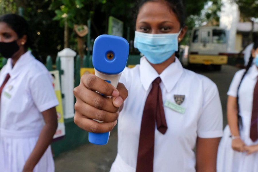 கொரோனோ தொற்றால் இலங்கையில் மூடப்படும் பாடசாலைகள்