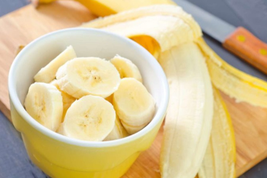 இவர்கள் மட்டும் வாழைப்பழம் சாப்பிட கூடாதாம்