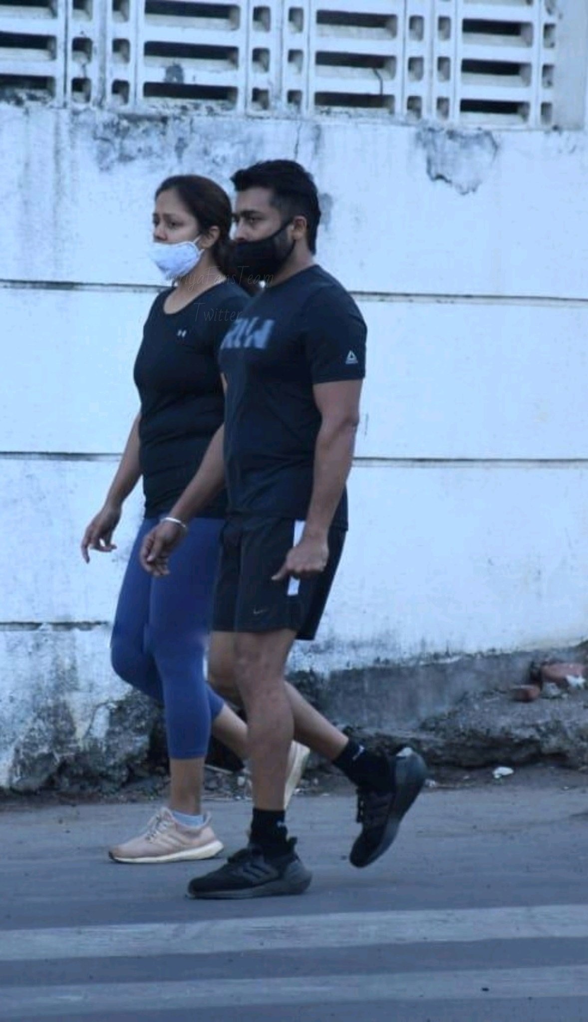 ஜோடியாக வாக்கிங் செல்லும் சூர்யா