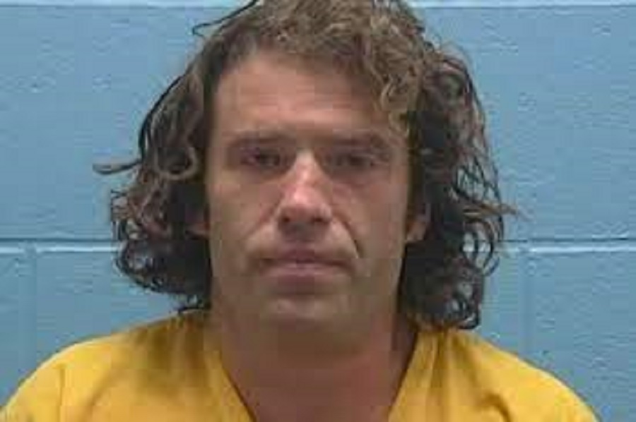 மனித உடல்களை சமைத்து உண்ணும் சைக்கோ மனிதன்