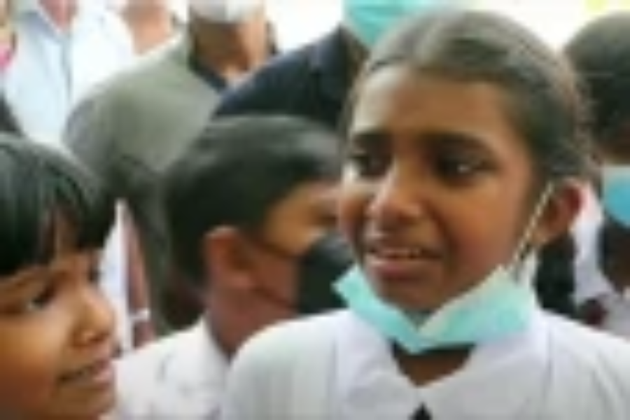 புலமைபரிசில் பரீட்சை எழுத சென்று கண்ணீருடன் வீடு வந்த மாணவர்கள்