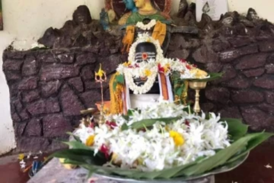 பூட்டபட்டது  கன்னியா வெந்நீர் ஊற்று சிவன் ஆலயம்