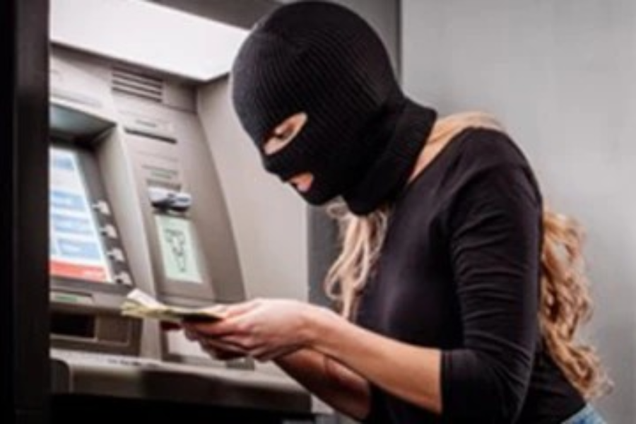 வவுனியாவில் ATM பணம் திருடிய பெண் கைது!