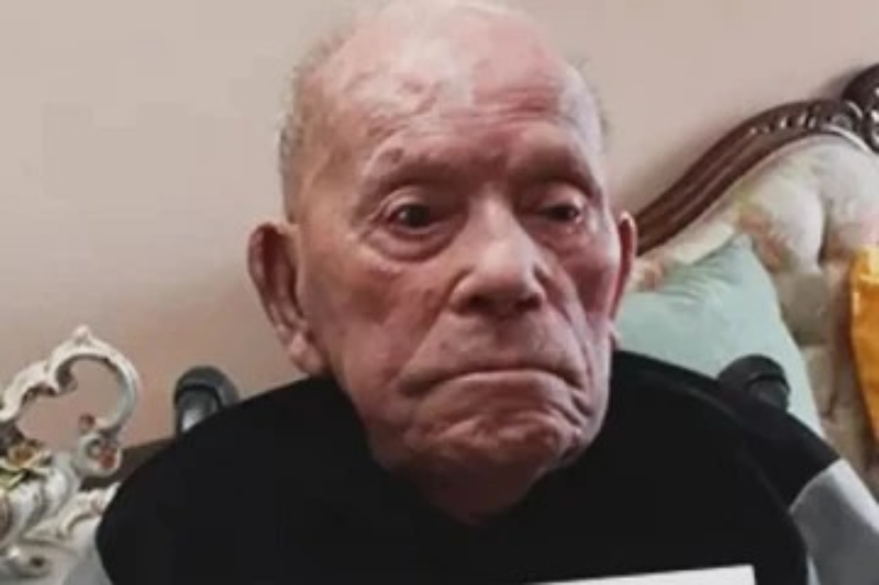 உலகின் அதிக வயதைக்கொண்ட மனிதர் கின்னஸ் சாதனையை ஏற்படுத்தி இறந்தார்