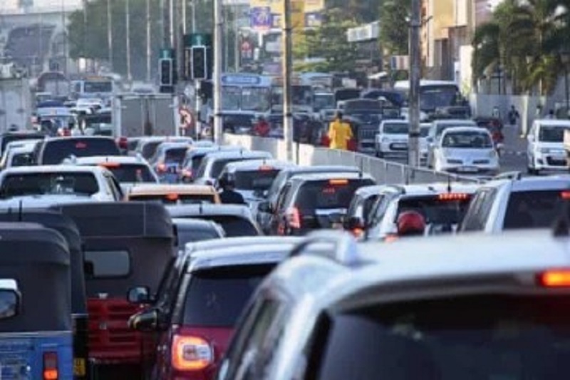 முழுமையாக ஸ்தம்பிதம் அடையும் நிலையில் இலங்கை