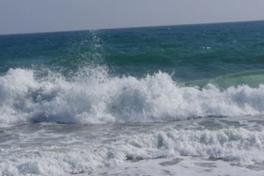 கடல் கொந்தளிப்பால் கடலுக்கு செல்லாத மட்டக்களப்பு  கடற்தொழிலாளர்கள்