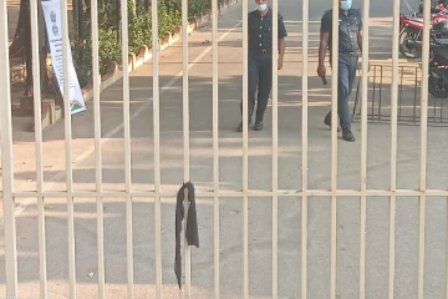 யாழ் பல்கலையில் சுதந்திரதினத்தை கரி நாளாக வெளியிட்டுள்ள மாணவர்கள்