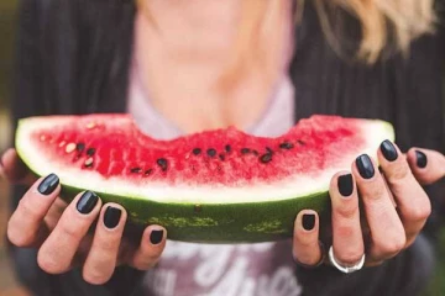 தர்பூசணி பழம் சாப்பிடுபவரா? உங்களுக்கான எச்சரிக்கை பதிவு!