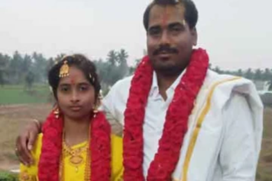 தமிழக வாலிபரை காதலித்து கரம் பிடித்த யாழை சேர்ந்த பெண்