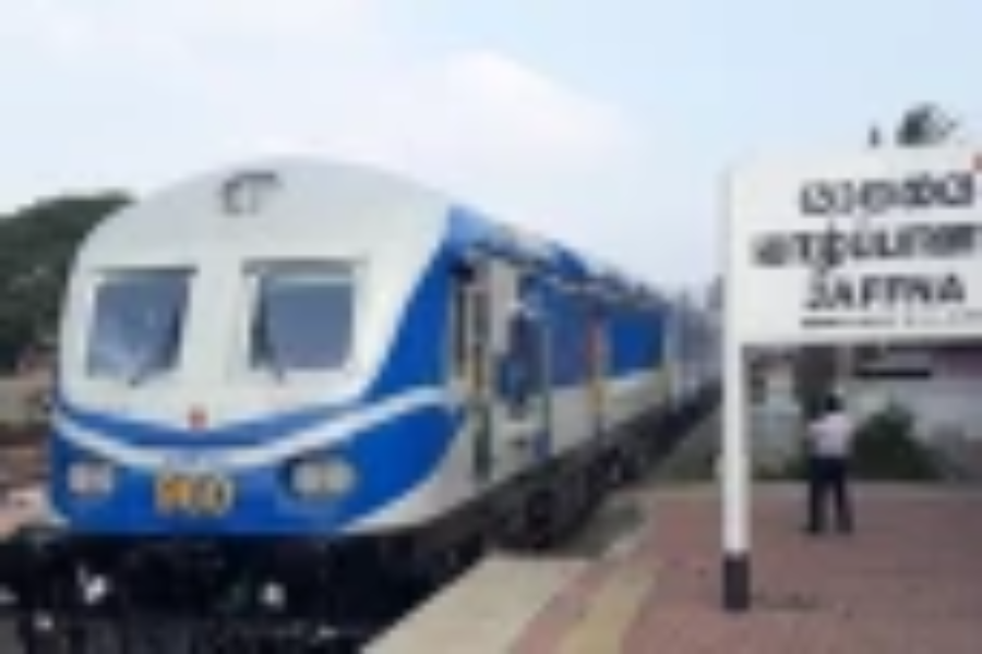 ஸ்தம்பிதமடையும் நிலையில் நாட்டின் ரயில் சேவைகள்