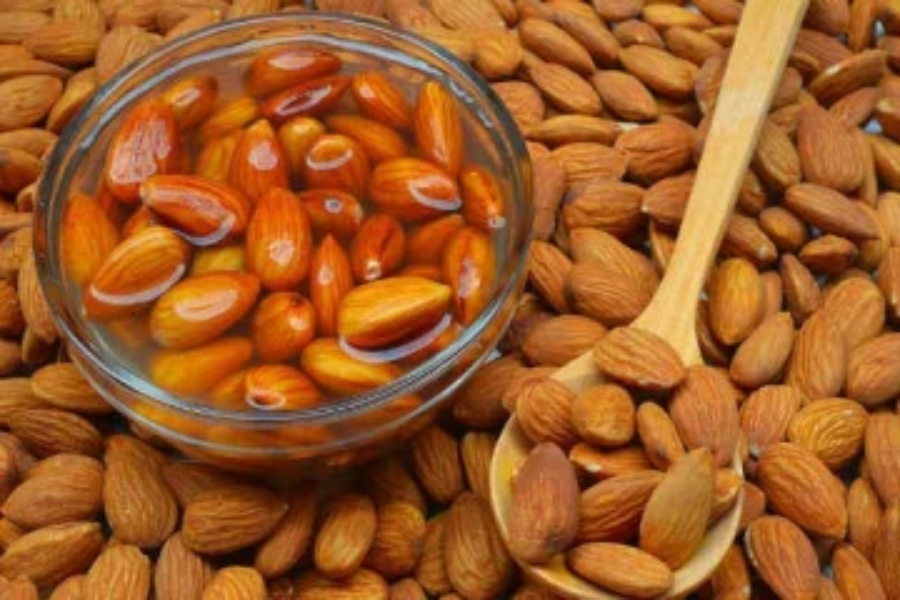 காலையில் வெறும் வயிற்றில் ஊறவைத்த பாதாமை சாப்பிடுவதால் கிடைக்கும் நன்மைகள்