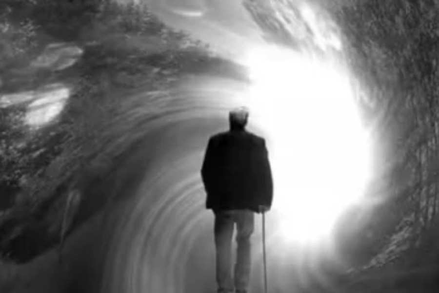 உயிருடன் இருக்கும் போதே மரண சான்றிதழ் பெற்ற நபர்