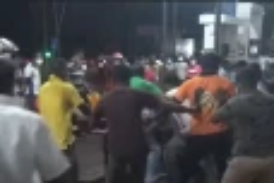 எரிபொருள் நிலையத்திற்கு அருகில் இடம் பெற்ற மோதலில் ஒருவர் உயிரிழப்பு!