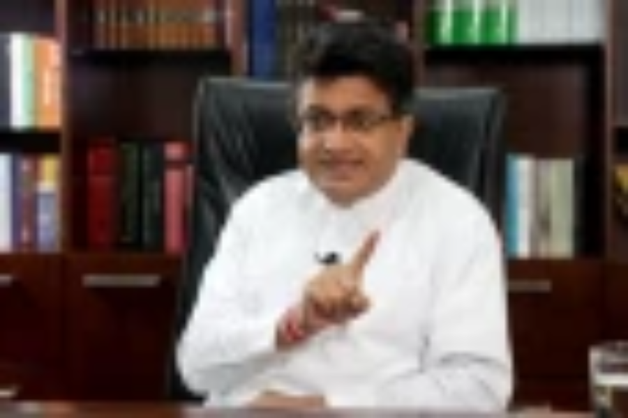 நாட்டின் எதிர்கால தலைவரை பார்க்கலாம் பொறுமையாக இருங்கள்- உதய கம்மன்பில