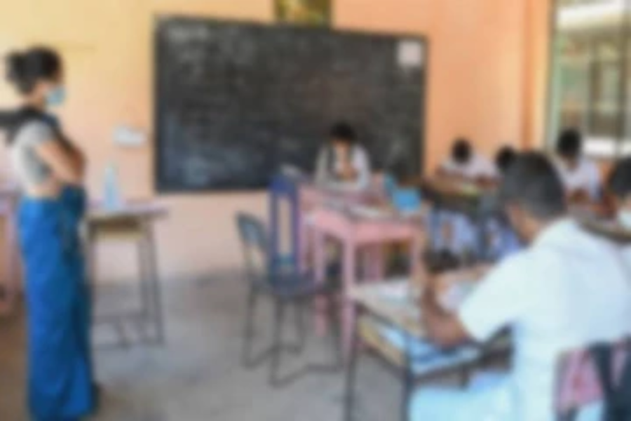 கொழும்பின் பிரபல பாடசாலை ஆசிரியர் மேற்கொண்ட மோசமான செயல்!