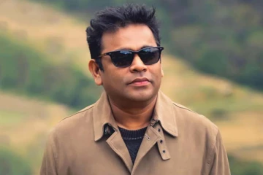 பிரபல இசையமைப்பாளர் ஏ.ஆர்.ரகுமான் மீது புகார்