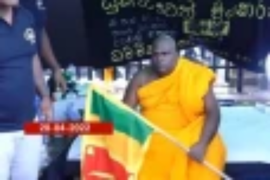 ஜனாதிபதி பதவி விலக வேண்டுமென சாகும் வரை உண்ணாவிரதம் இருக்கும் தேரர்!